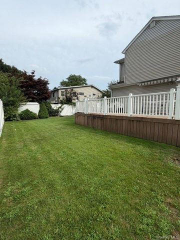 9 Jersey Street, Deer Park, NY 11729
