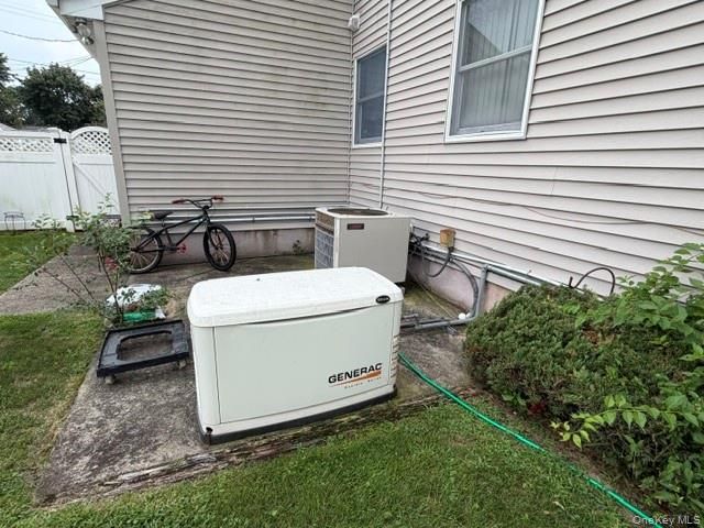 9 Jersey Street, Deer Park, NY 11729