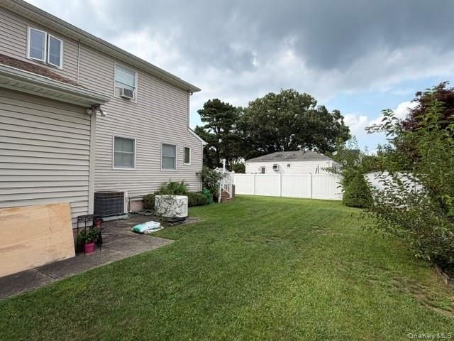 9 Jersey Street, Deer Park, NY 11729
