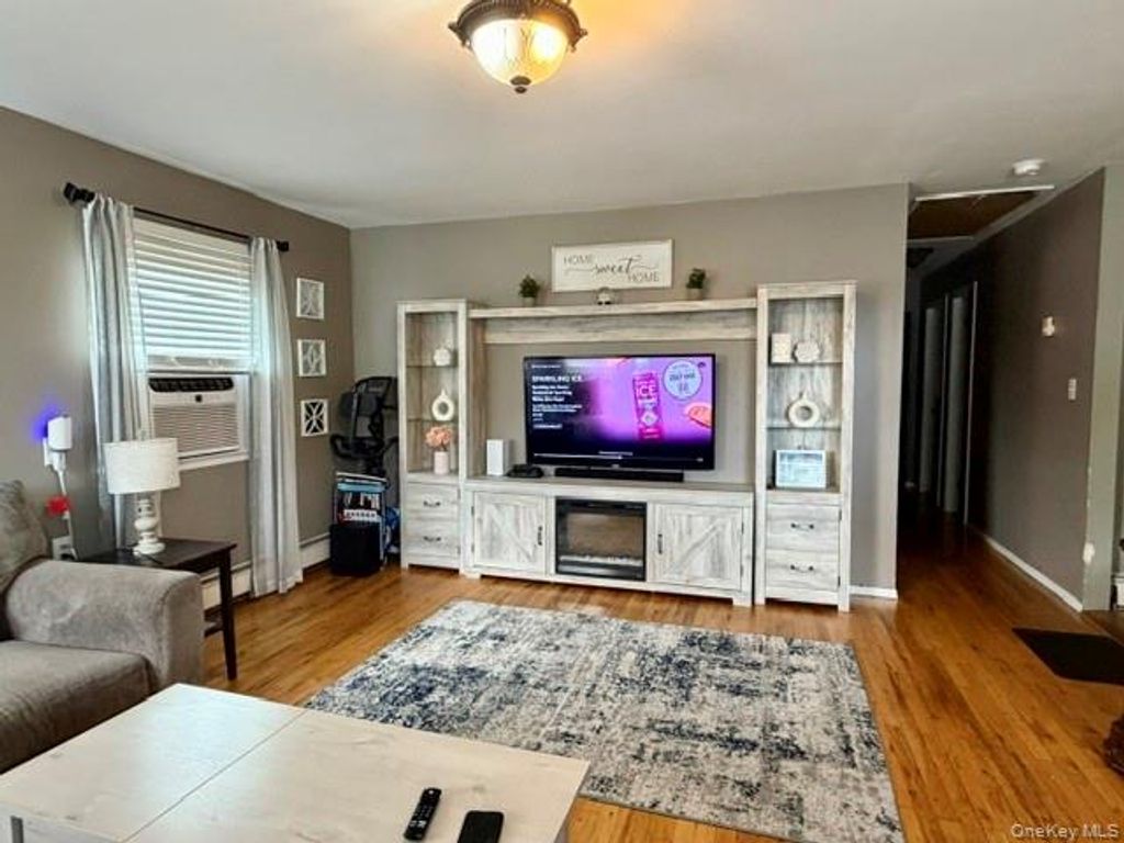 9 Jersey Street, Deer Park, NY 11729 — photo 5