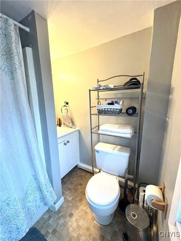 242 State Street, Auburn, NY 13021