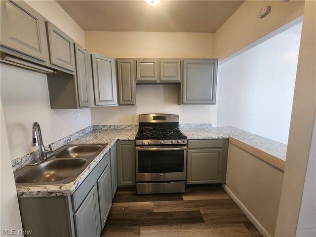 2063 W 104th Street, Cleveland, OH 44102