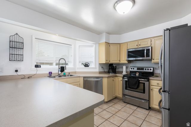 1630 E JORDAN DR, Sandy, UT 84092