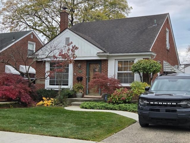 21602 Newcastle Street, Harper Woods, MI 42225