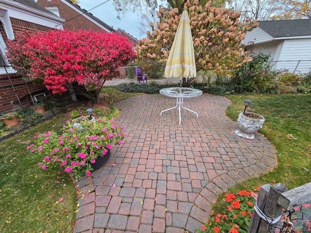 21602 Newcastle Street, Harper Woods, MI 42225