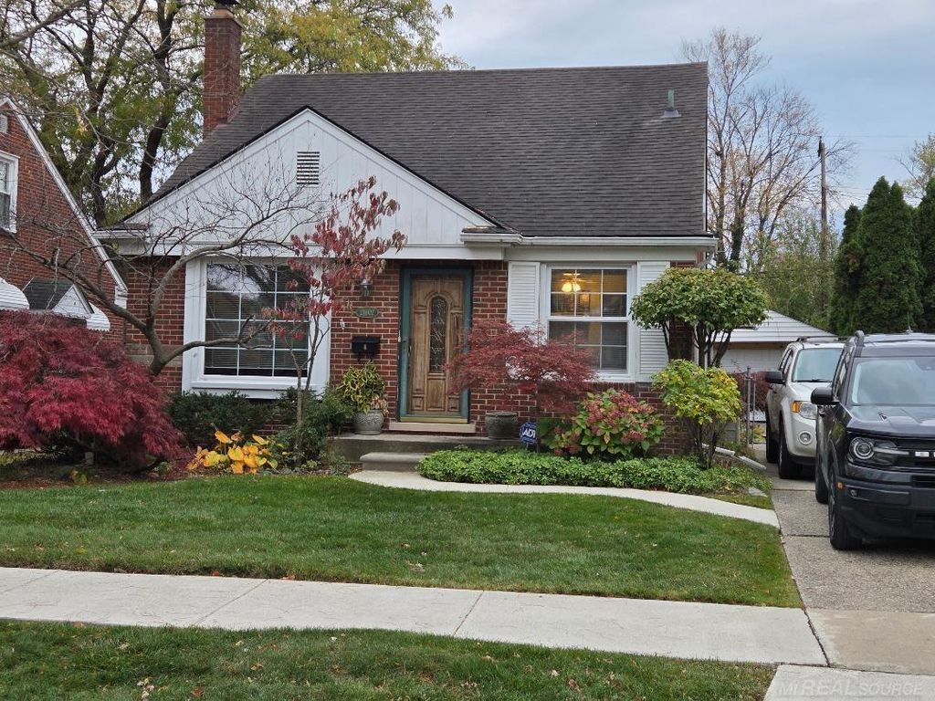 21602 Newcastle Street, Harper Woods, MI 42225