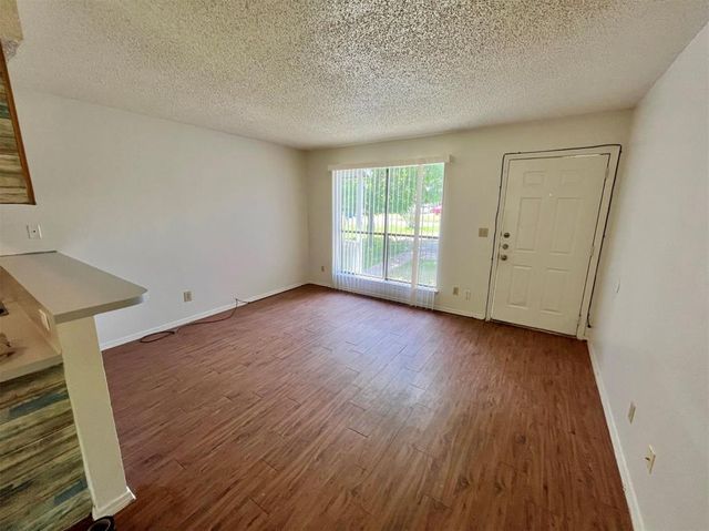 122 Hillside DR A, Elgin, TX 78621