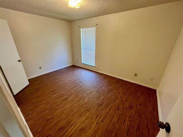 122 Hillside DR A, Elgin, TX 78621