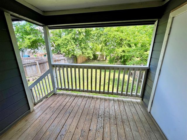 122 Hillside DR A, Elgin, TX 78621