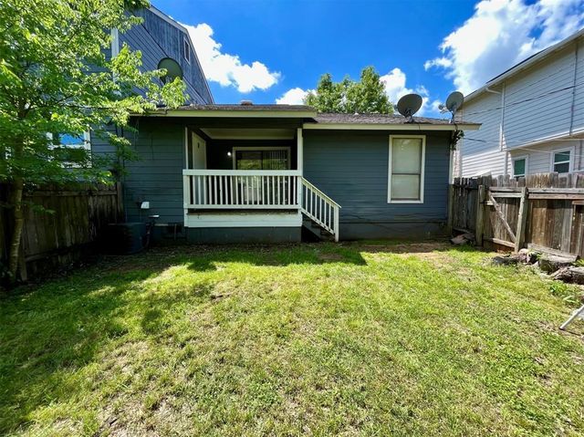 122 Hillside DR A, Elgin, TX 78621