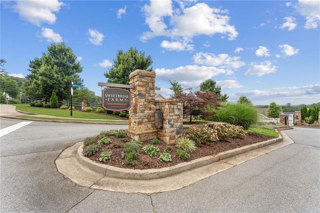 226 Sweetbriar Club Drive, Woodstock, GA 30188