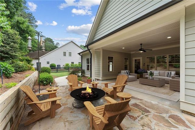 226 Sweetbriar Club Drive, Woodstock, GA 30188