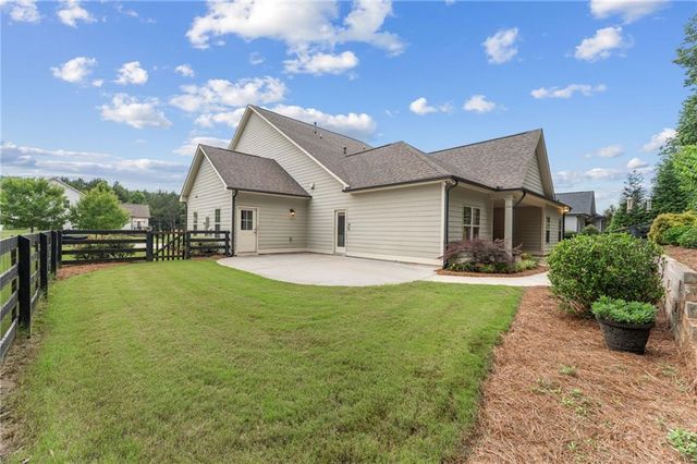 226 Sweetbriar Club Drive, Woodstock, GA 30188