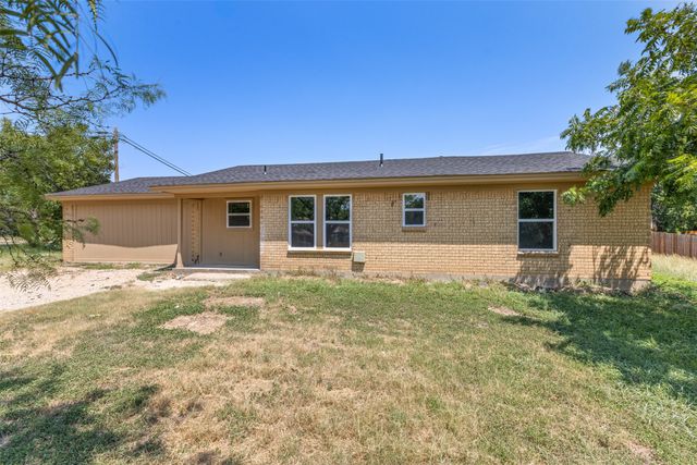 420 Dogwood Street, Springtown, TX 76082