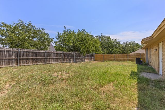 420 Dogwood Street, Springtown, TX 76082