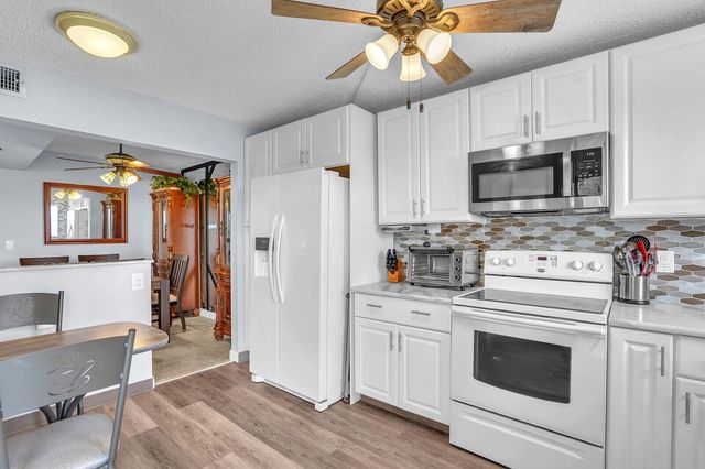 3959 Via Poinciana 503, Lake Worth, FL 33467