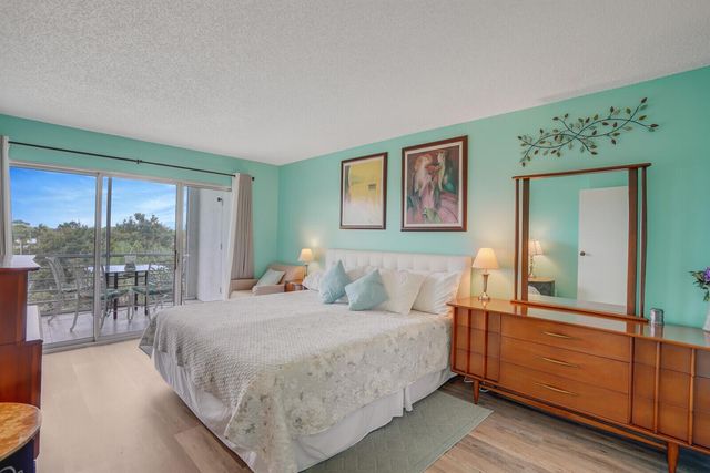 3959 Via Poinciana 503, Lake Worth, FL 33467