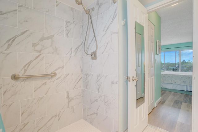 3959 Via Poinciana 503, Lake Worth, FL 33467