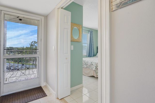 3959 Via Poinciana 503, Lake Worth, FL 33467