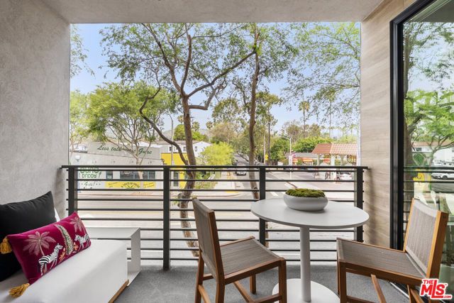 7428 Santa Monica Boulevard 202, West Hollywood, CA 90046