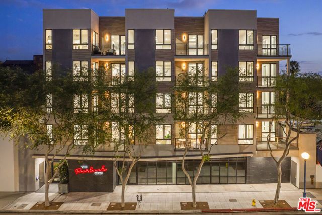 7428 Santa Monica Boulevard 202, West Hollywood, CA 90046