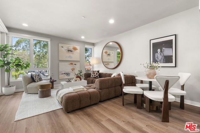 7428 Santa Monica Boulevard 202, West Hollywood, CA 90046