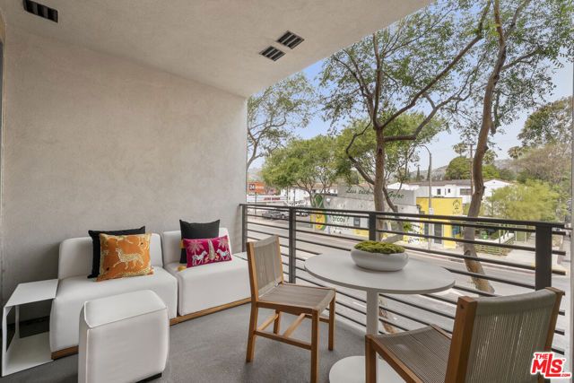 7428 Santa Monica Boulevard 202, West Hollywood, CA 90046