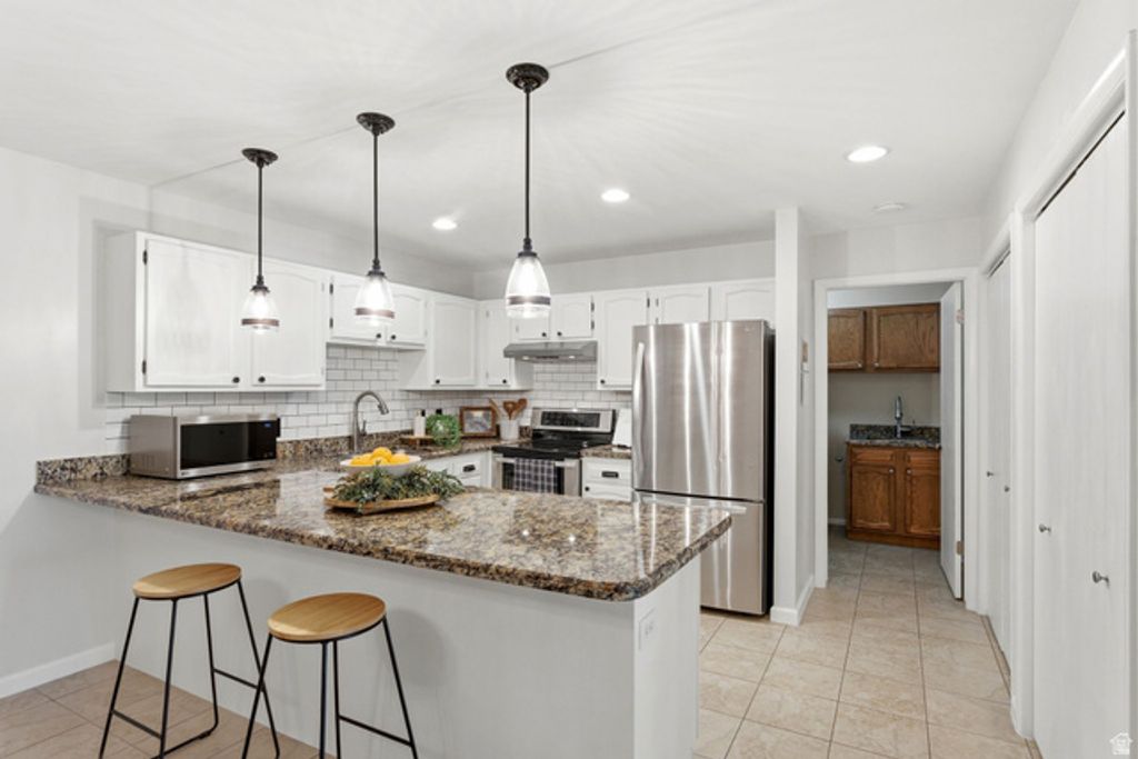Image 2 of property listing at 4822 S HOLLADAY BLVD #110, Holladay, UT 84117