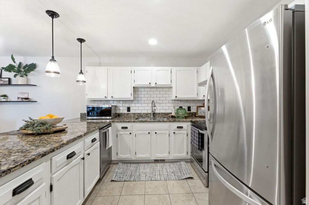 Image 17 of property listing at 4822 S HOLLADAY BLVD #110, Holladay, UT 84117