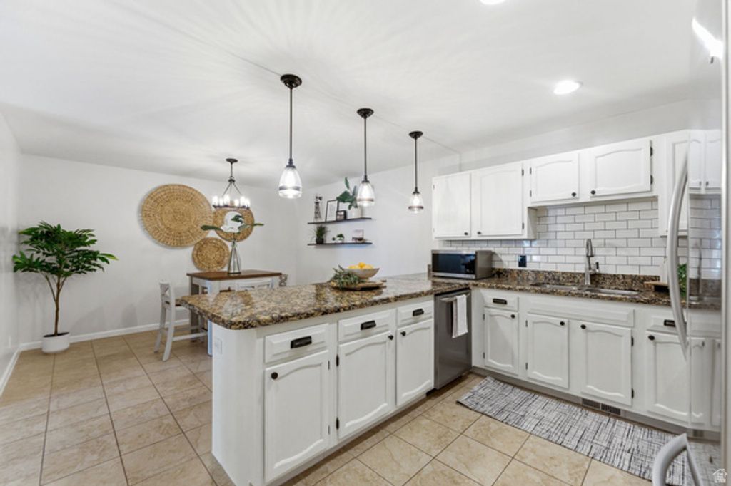 Image 18 of property listing at 4822 S HOLLADAY BLVD #110, Holladay, UT 84117
