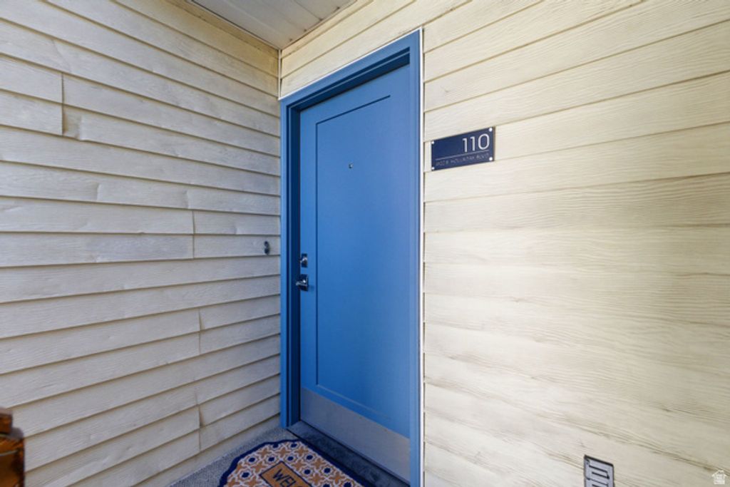 Image 25 of property listing at 4822 S HOLLADAY BLVD #110, Holladay, UT 84117