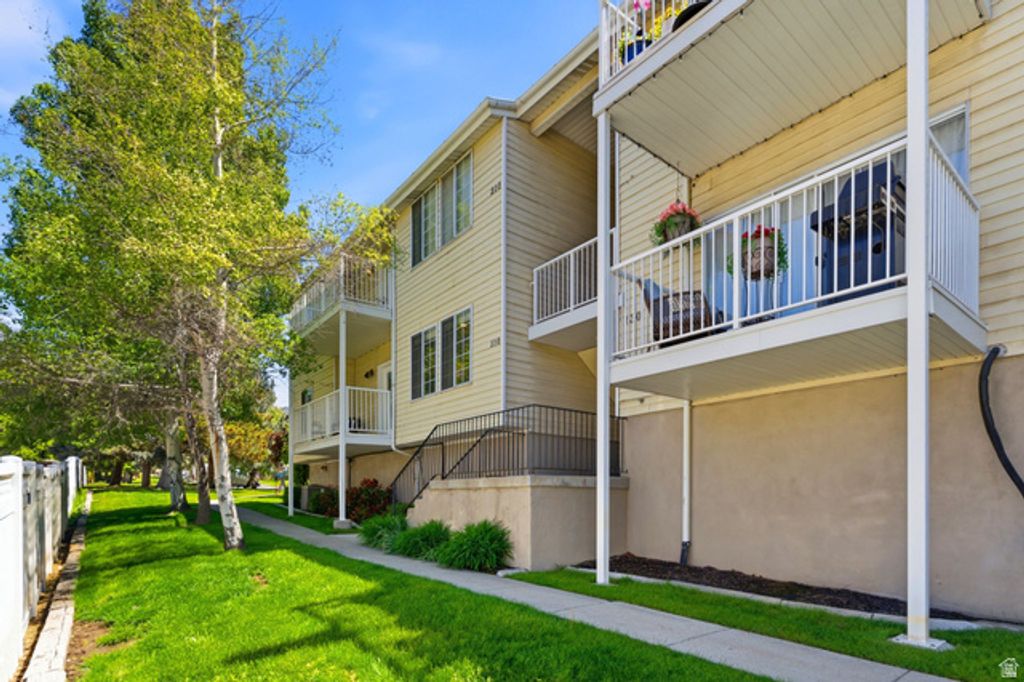 Image 26 of property listing at 4822 S HOLLADAY BLVD #110, Holladay, UT 84117