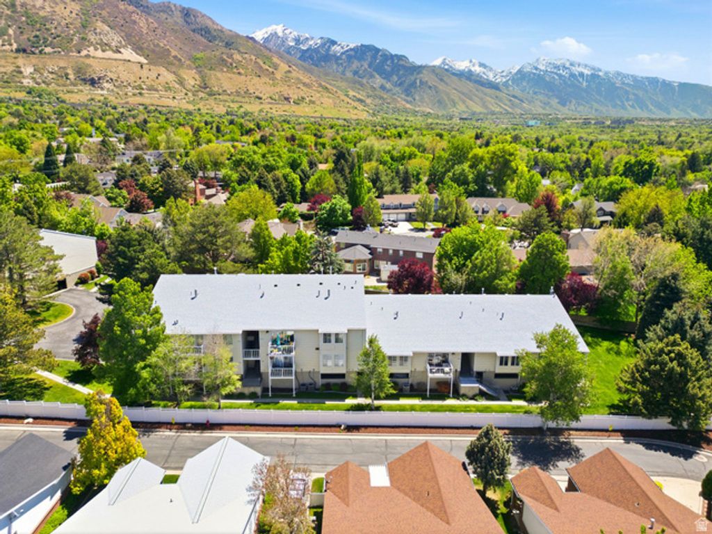 Image 29 of property listing at 4822 S HOLLADAY BLVD #110, Holladay, UT 84117