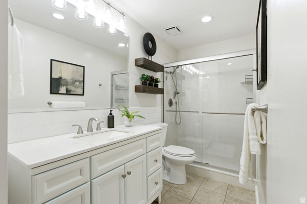 Image 6 of property listing at 4822 S HOLLADAY BLVD #110, Holladay, UT 84117