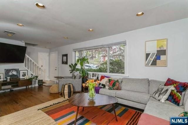 160 Magnolia Avenue, Cresskill, NJ 07626