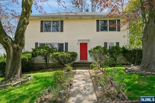 160 Magnolia Avenue, Cresskill, NJ 07626