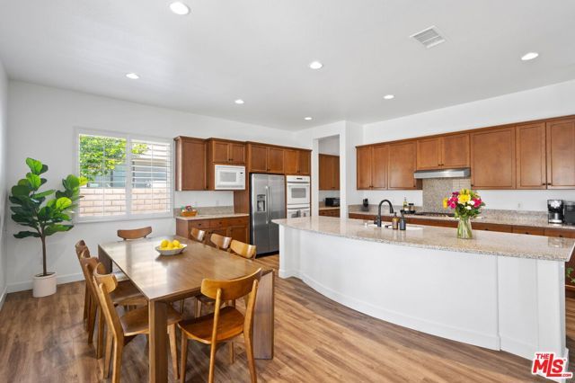 1441 Lorena Way, Palm Springs, CA 92262