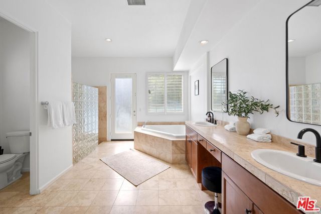 1441 Lorena Way, Palm Springs, CA 92262