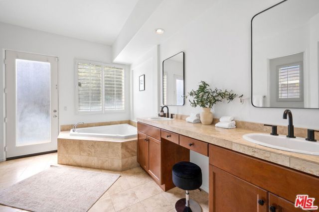 1441 Lorena Way, Palm Springs, CA 92262