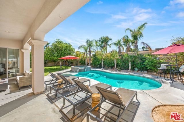 1441 Lorena Way, Palm Springs, CA 92262