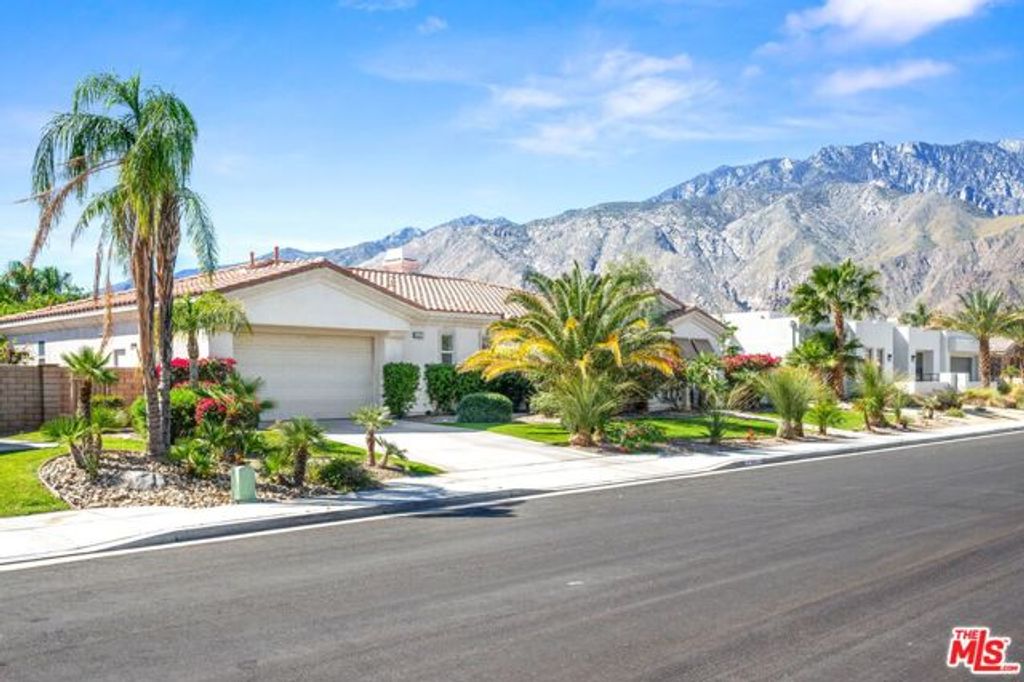 1441 Lorena Way, Palm Springs, CA 92262