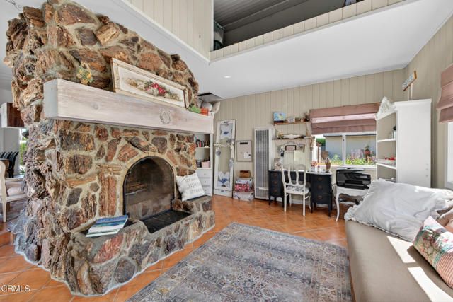 457 Valmore Avenue, Ventura, CA 93003