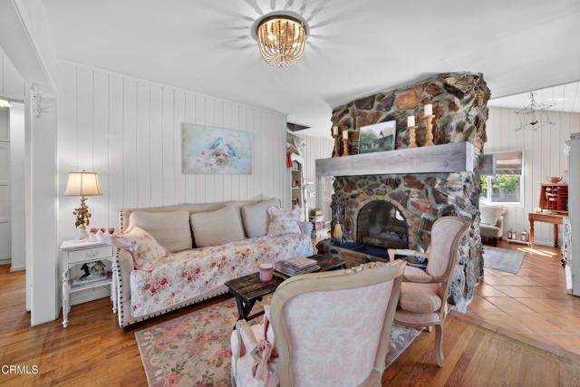 457 Valmore Avenue, Ventura, CA 93003