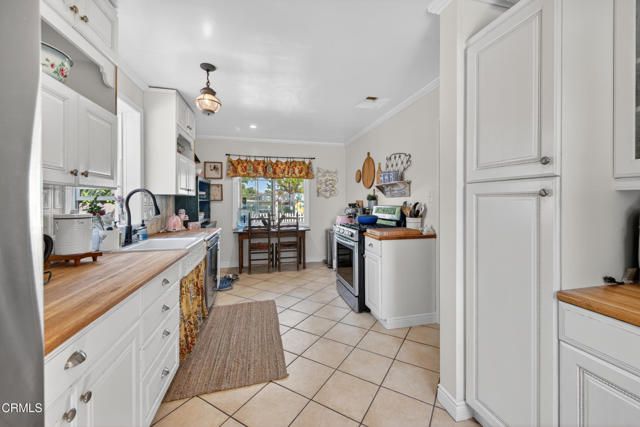 457 Valmore Avenue, Ventura, CA 93003