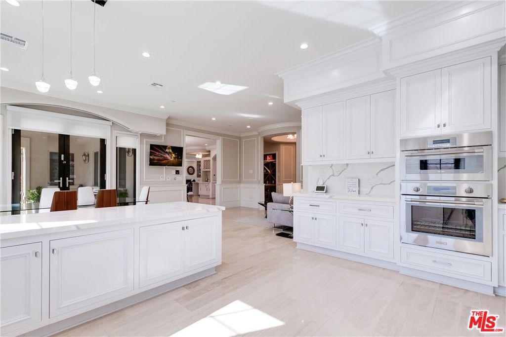 Image 18 of property listing at 1608 S Santa Anita Avenue, Arcadia, CA 91006