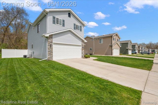 310 Fountain Park Drive, Waterford Charter Township, MI 48327
