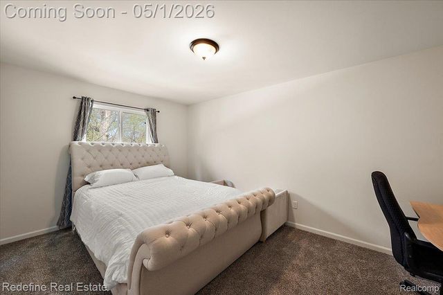 310 Fountain Park Drive, Waterford Charter Township, MI 48327
