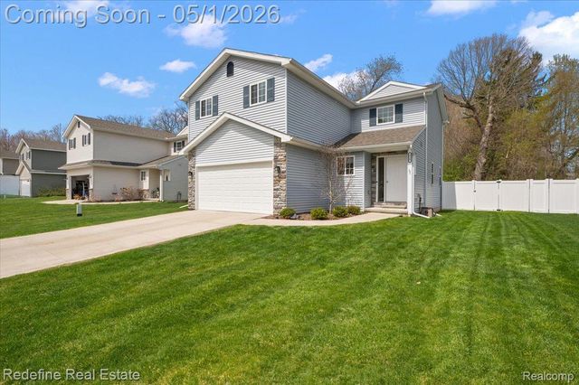 310 Fountain Park Drive, Waterford Charter Township, MI 48327