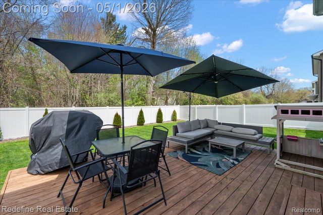 310 Fountain Park Drive, Waterford Charter Township, MI 48327