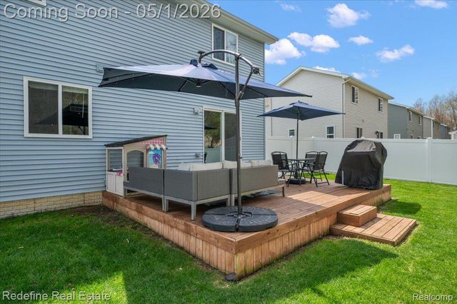 310 Fountain Park Drive, Waterford Charter Township, MI 48327